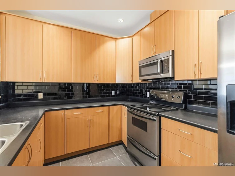 306-330 Waterfront Crescent, Victoria, BC, V8T 5K3 - 11