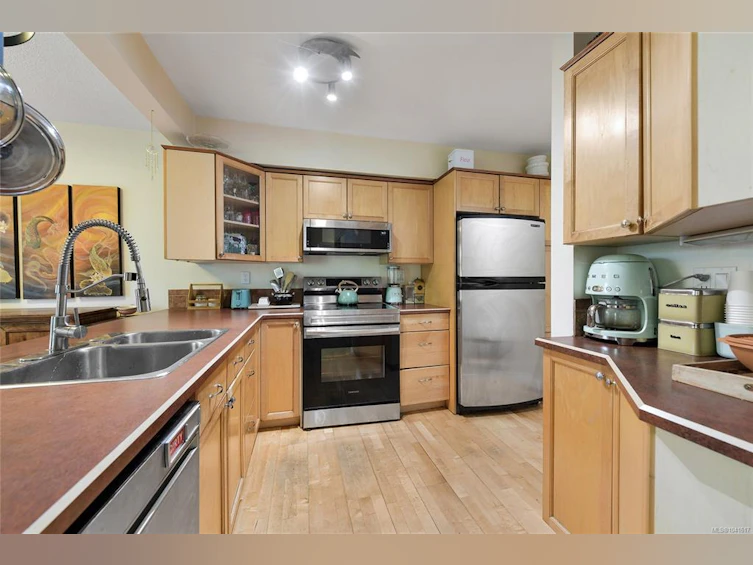 524 Crossandra Crescent, Saanich, BC, V8Z 6G3 - 6