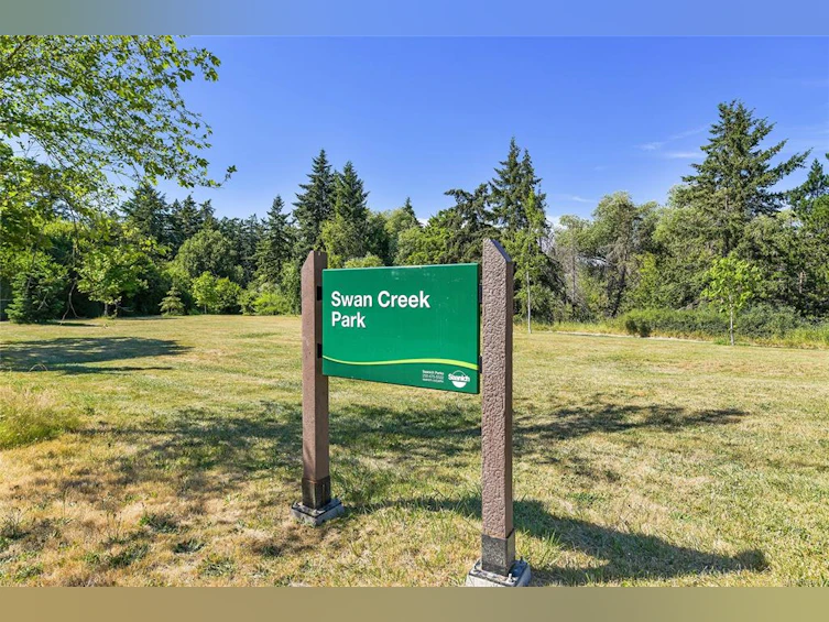 524 Crossandra Crescent, Saanich, BC, V8Z 6G3 - 25