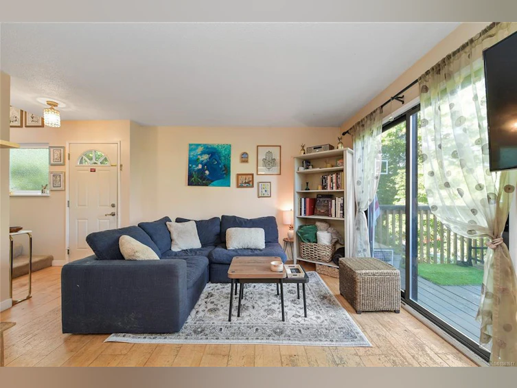 524 Crossandra Crescent, Saanich, BC, V8Z 6G3 - 2
