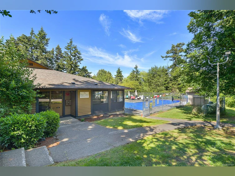 524 Crossandra Crescent, Saanich, BC, V8Z 6G3 - 21