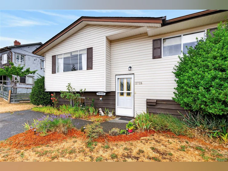2728 Windermere Avenue, Cumberland, BC, V0R 1S0 - 2
