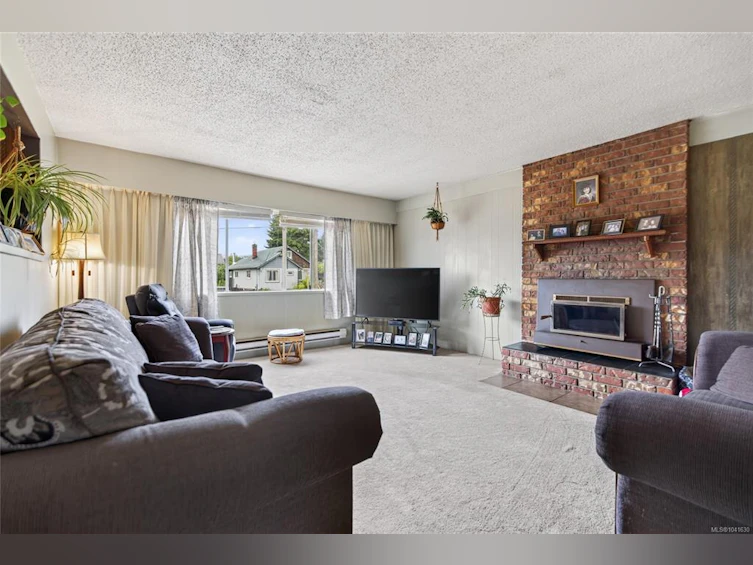 2728 Windermere Avenue, Cumberland, BC, V0R 1S0 - 4