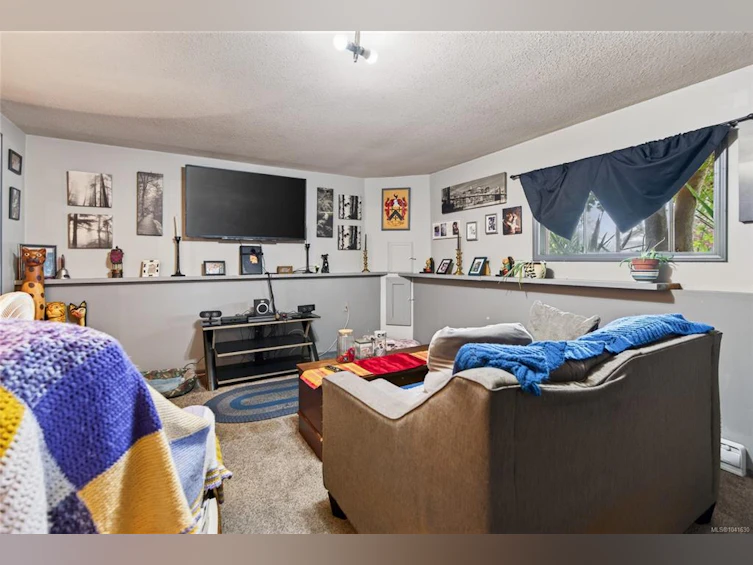 2728 Windermere Avenue, Cumberland, BC, V0R 1S0 - 17