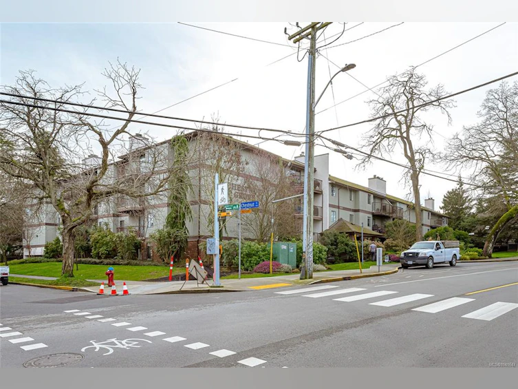 109-1655 Begbie Street, Victoria, BC, V8R 1L4 - 3