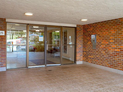 109-1655 Begbie Street - 5