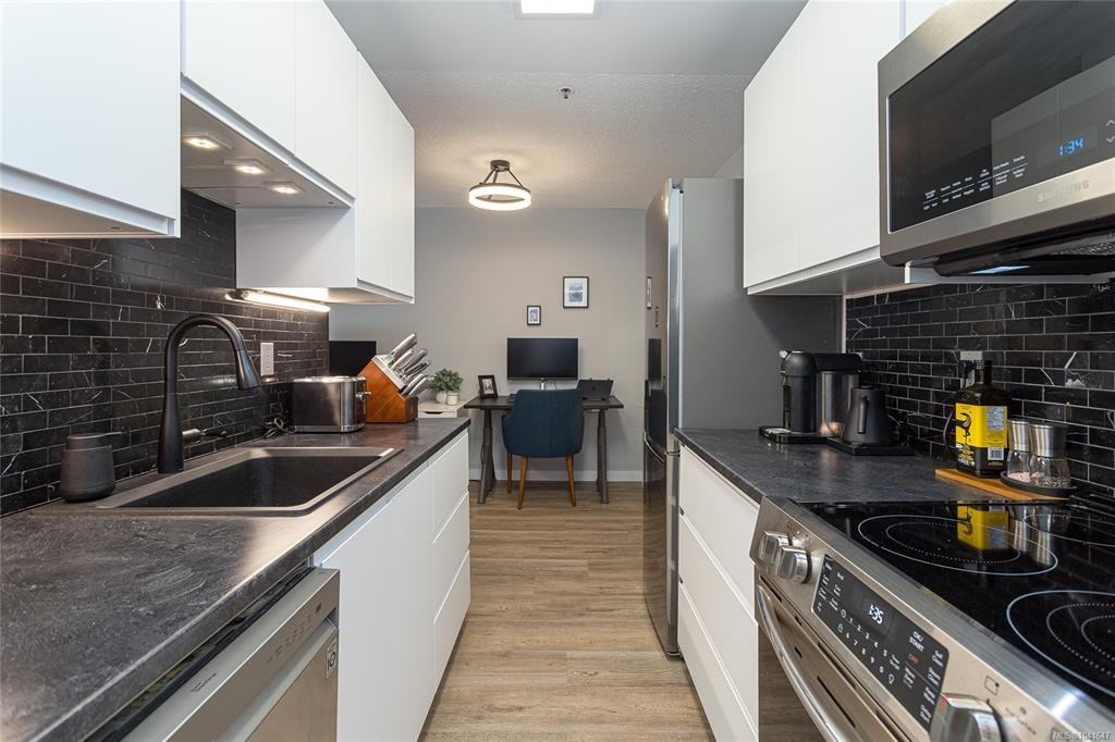 109-1655 Begbie Street, Victoria, BC, V8R 1L4 - 9