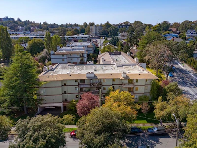 109-1655 Begbie Street - 4