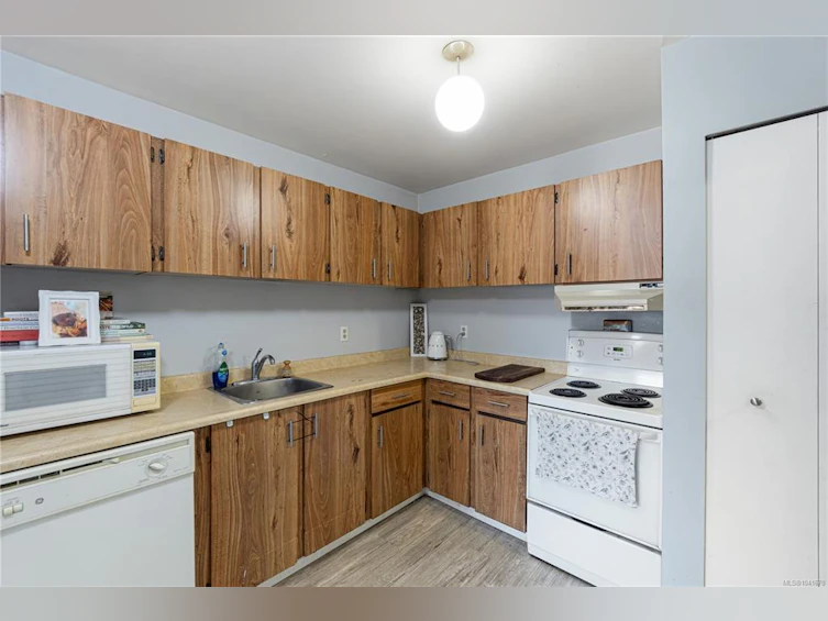 201-345 Morison Avenue, Parksville, BC, V9P 1P4 - 3