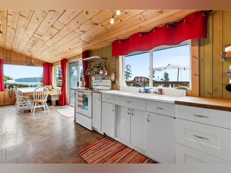 1033 Seventh Avenue, Port Alberni, BC, V0R 3A0 - 2