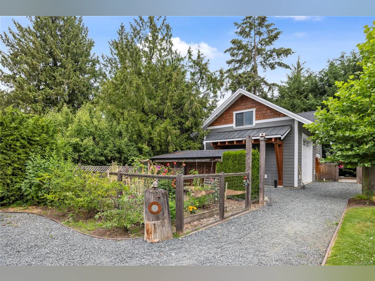 238 Bagshaw Street, Parksville, BC, V9P 2H1