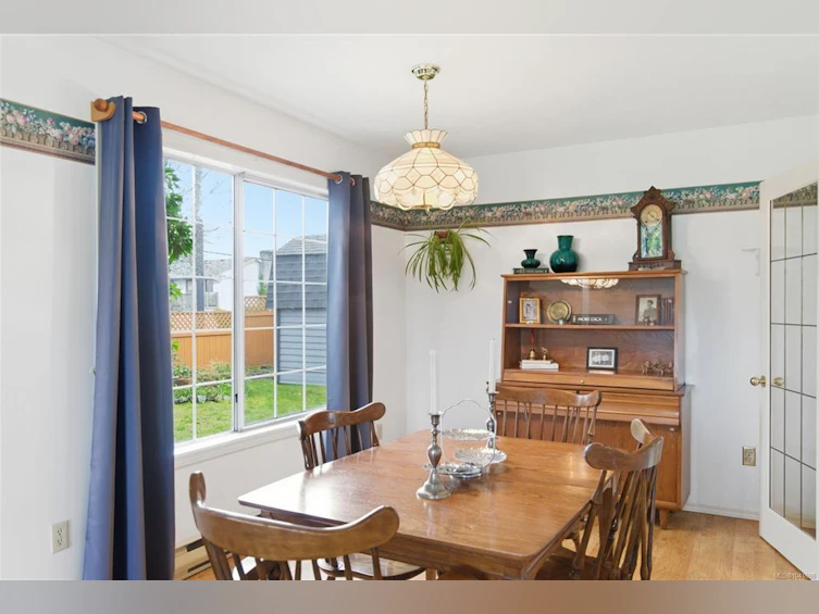 702 Forsyth Avenue, Parksville, BC, V9P 1E7 - 4