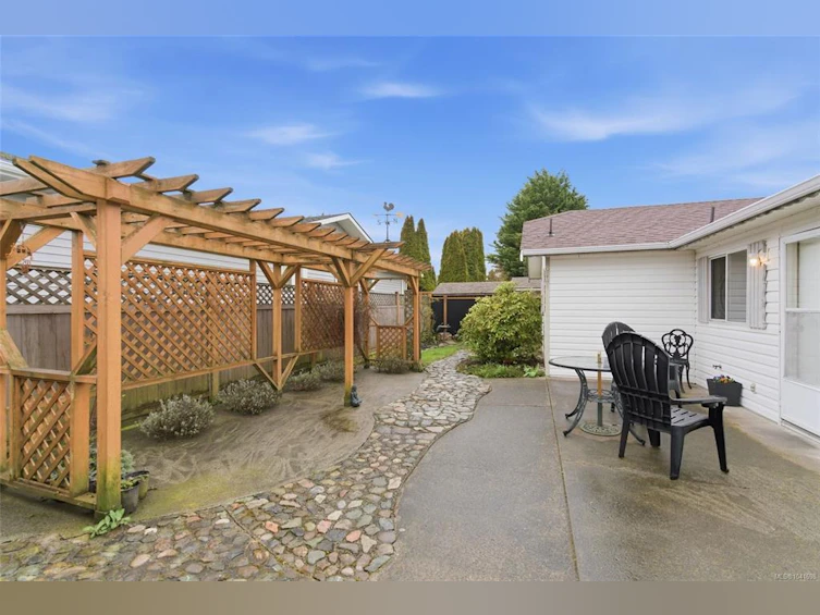 702 Forsyth Avenue, Parksville, BC, V9P 1E7 - 23