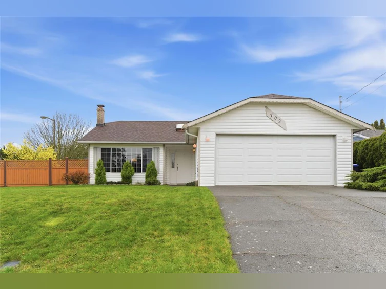 702 Forsyth Avenue, Parksville, BC, V9P 1E7