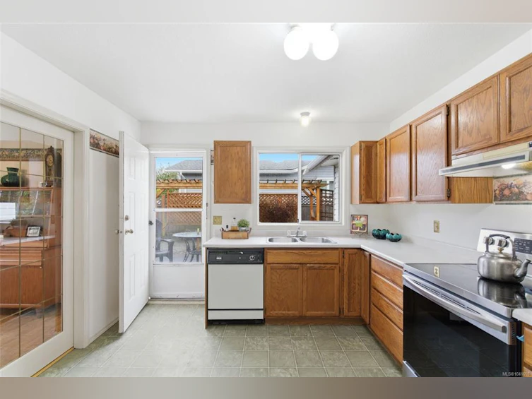 702 Forsyth Avenue, Parksville, BC, V9P 1E7 - 6