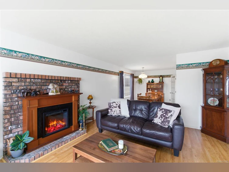 702 Forsyth Avenue, Parksville, BC, V9P 1E7 - 3