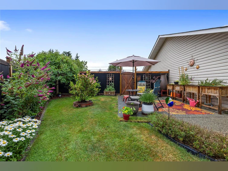 879 Aberdeen Drive, Parksville, BC, V9P 2L9 - 8