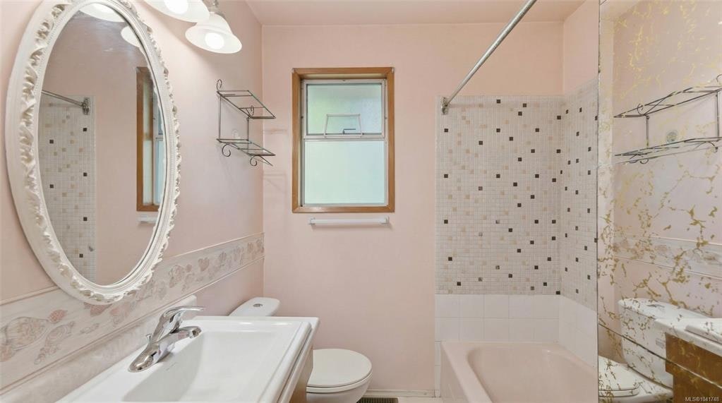 559 Johnstone Road, French Creek, BC, V9P 2A5 - 18