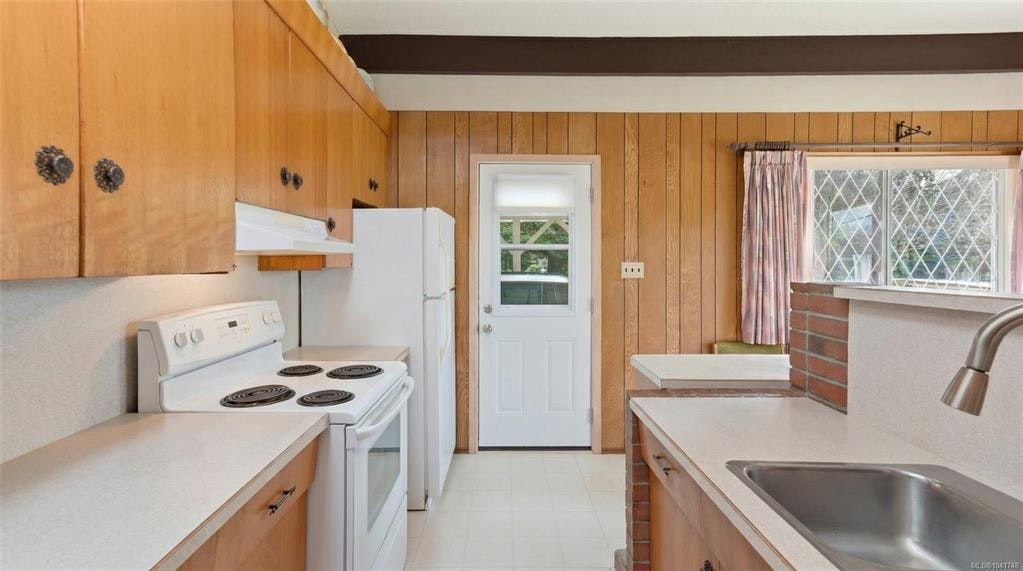 559 Johnstone Road, French Creek, BC, V9P 2A5 - 15
