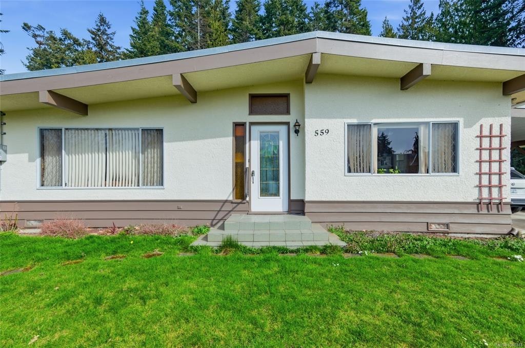 559 Johnstone Road, French Creek, BC, V9P 2A5 - 11