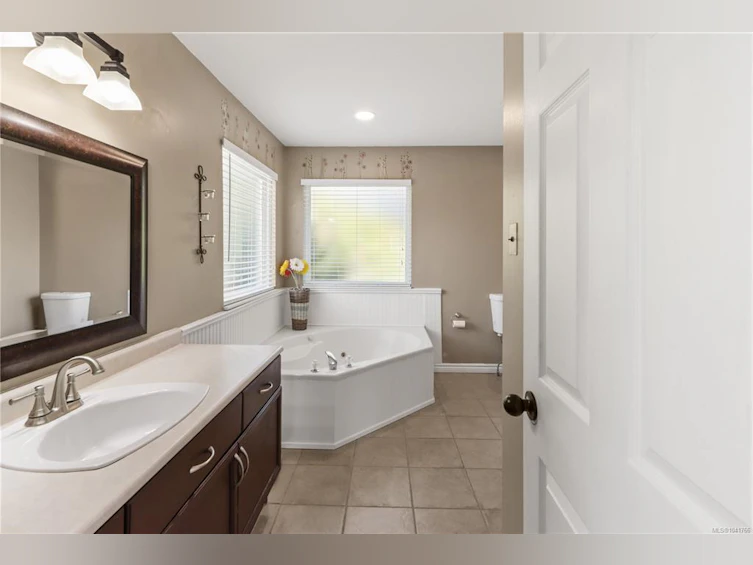 6178 Parkwood Drive, Nanaimo, BC, V9T 6C8 - 40