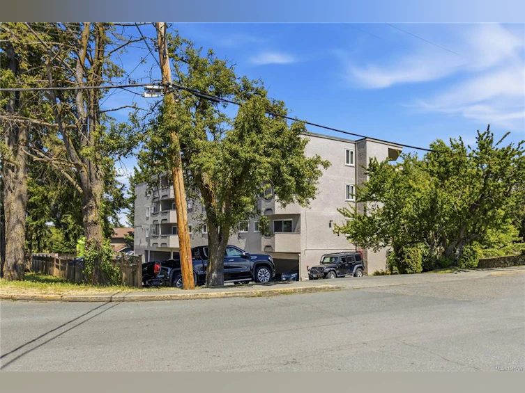 203-3800 Quadra Street, Saanich, BC, V8R 5G4 - 25