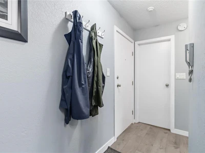 203-3800 Quadra Street - 2