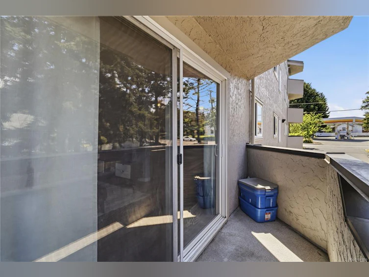 203-3800 Quadra Street, Saanich, BC, V8R 5G4 - 21