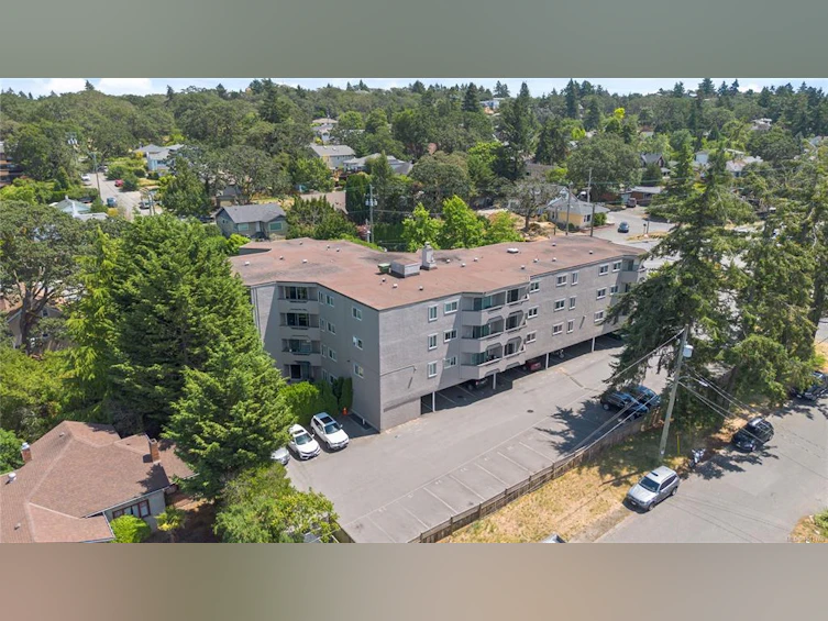 203-3800 Quadra Street, Saanich, BC, V8R 5G4 - 32