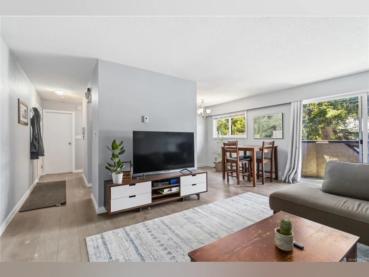 203-3800 Quadra Street, Saanich, BC, V8R 5G4 - 6