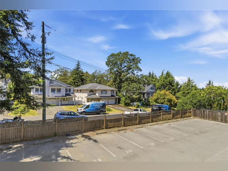 203-3800 Quadra Street, Saanich, BC, V8R 5G4 - 27