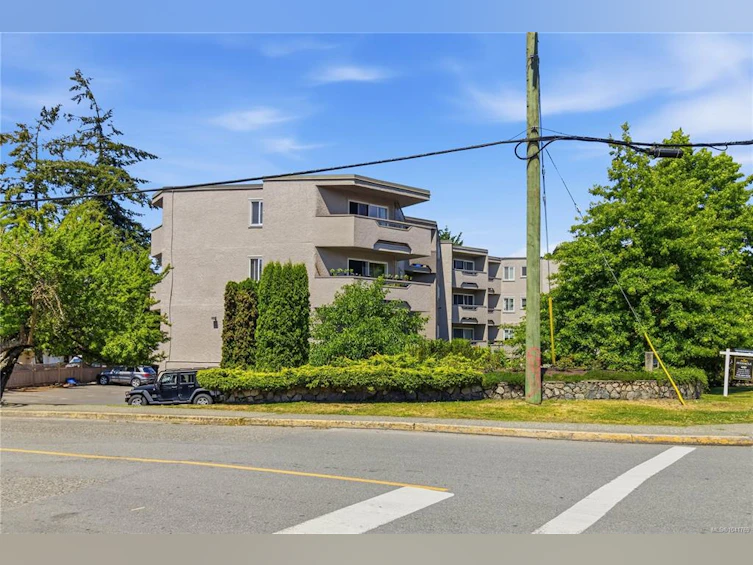203-3800 Quadra Street, Saanich, BC, V8R 5G4 - 29