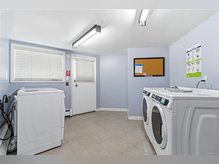 203-3800 Quadra Street, Saanich, BC, V8R 5G4 - 23