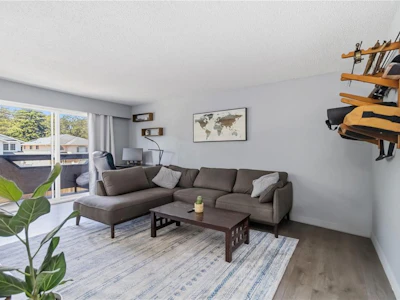 203-3800 Quadra Street - 3