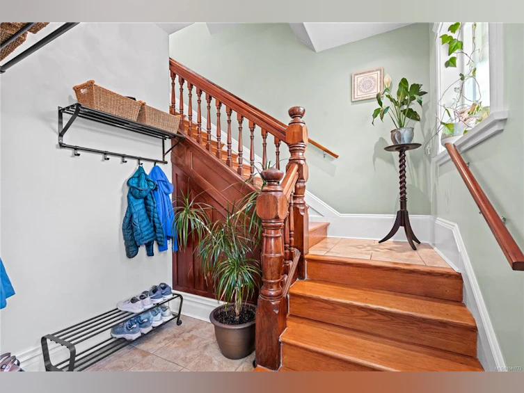 3-1376 Pandora Avenue, Victoria, BC, V8R 1A3 - 2