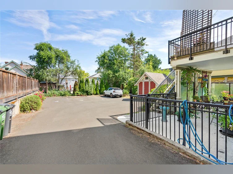 3-1376 Pandora Avenue, Victoria, BC, V8R 1A3 - 37