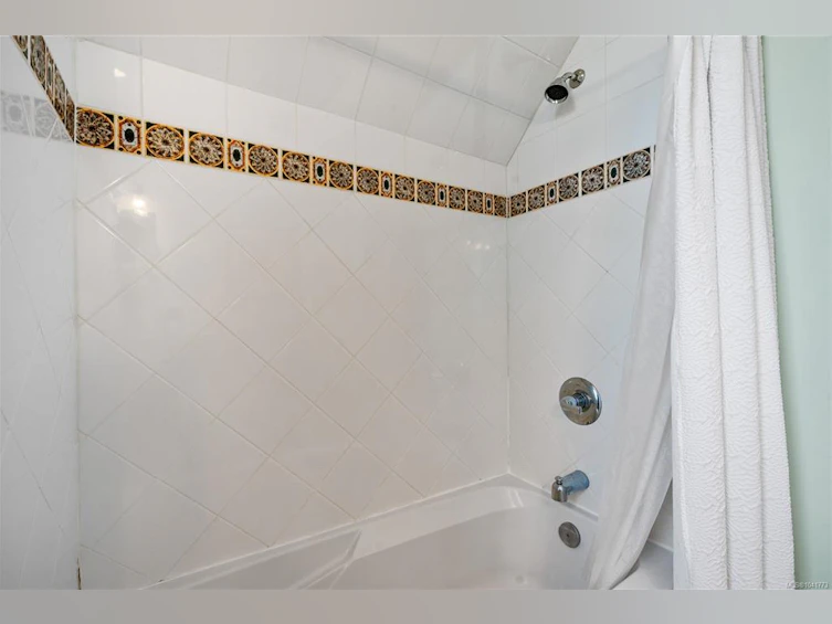3-1376 Pandora Avenue, Victoria, BC, V8R 1A3 - 24