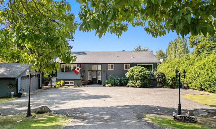 9168 West Saanich Road