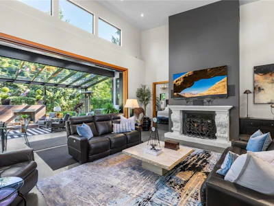 163 E Sunningdale Road - 2
