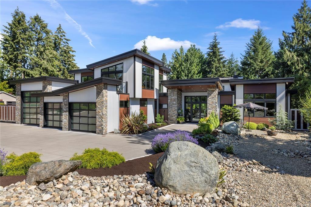 163 E Sunningdale Road, Qualicum Beach, BC, V9K 1L1