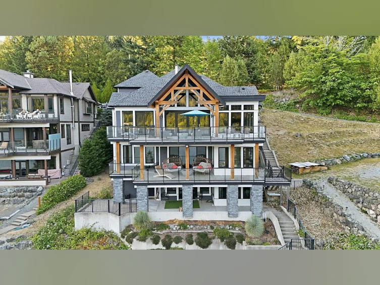 8898 Palmer Way, Lake Cowichan, BC, V0R 2G0 - 4