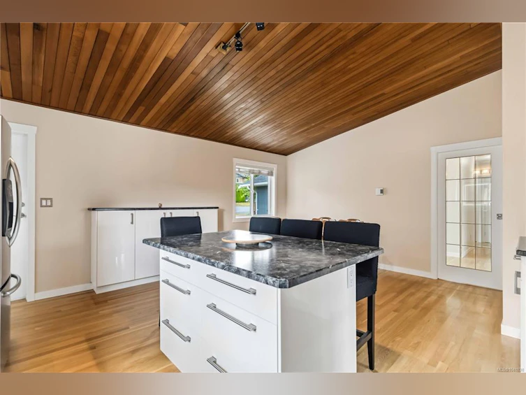 1131 Holly Park Road, Central Saanich, BC, V8M 1E6 - 15