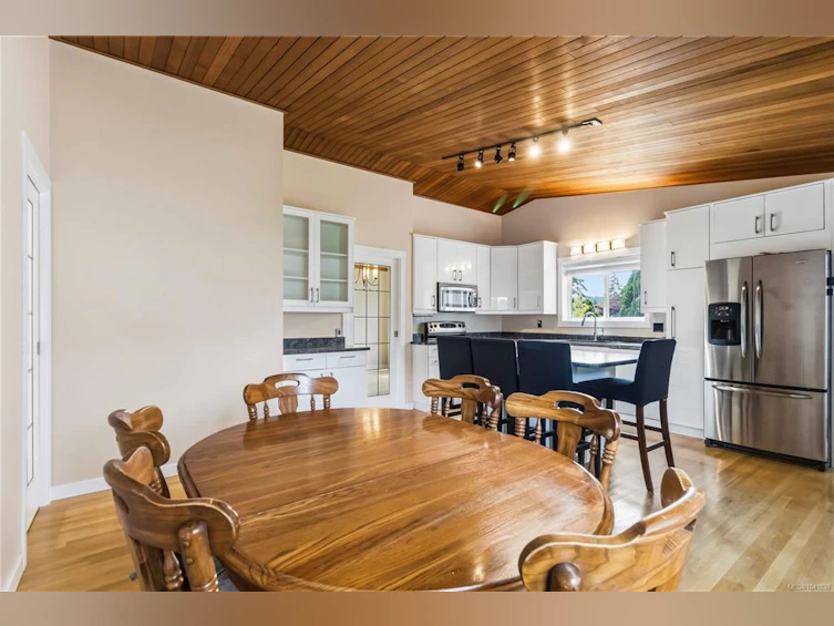 1131 Holly Park Road, Central Saanich, BC, V8M 1E6 - 17