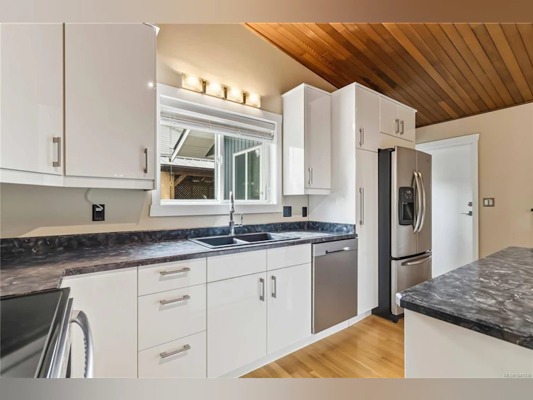 1131 Holly Park Road, Central Saanich, BC, V8M 1E6 - 12