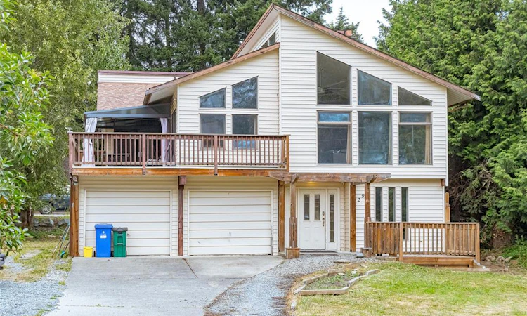 2299 Macfarlane Crescent