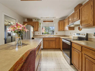 476 Qualicum Road - 5