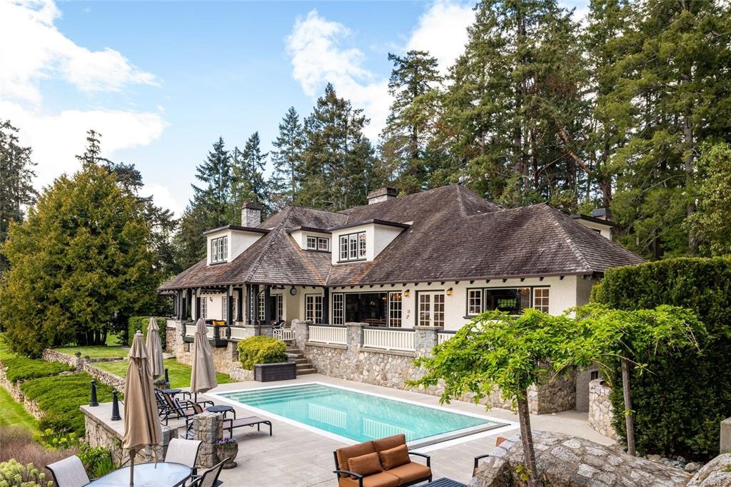605 Senanus Drive, Central Saanich, BC, V8M 1S6 - 7