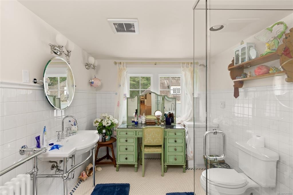 605 Senanus Drive, Central Saanich, BC, V8M 1S6 - 32