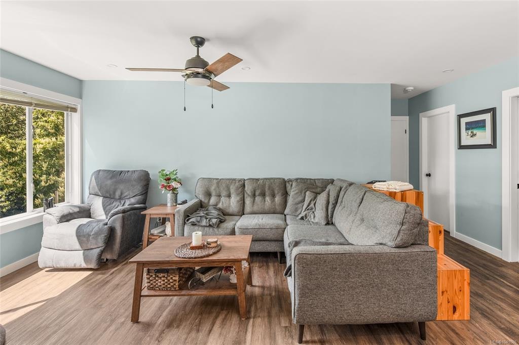 605 Senanus Drive, Central Saanich, BC, V8M 1S6 - 68