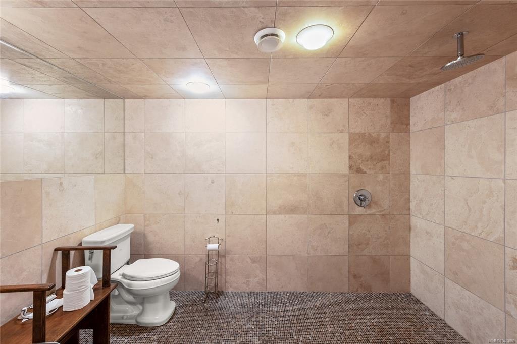 605 Senanus Drive, Central Saanich, BC, V8M 1S6 - 48